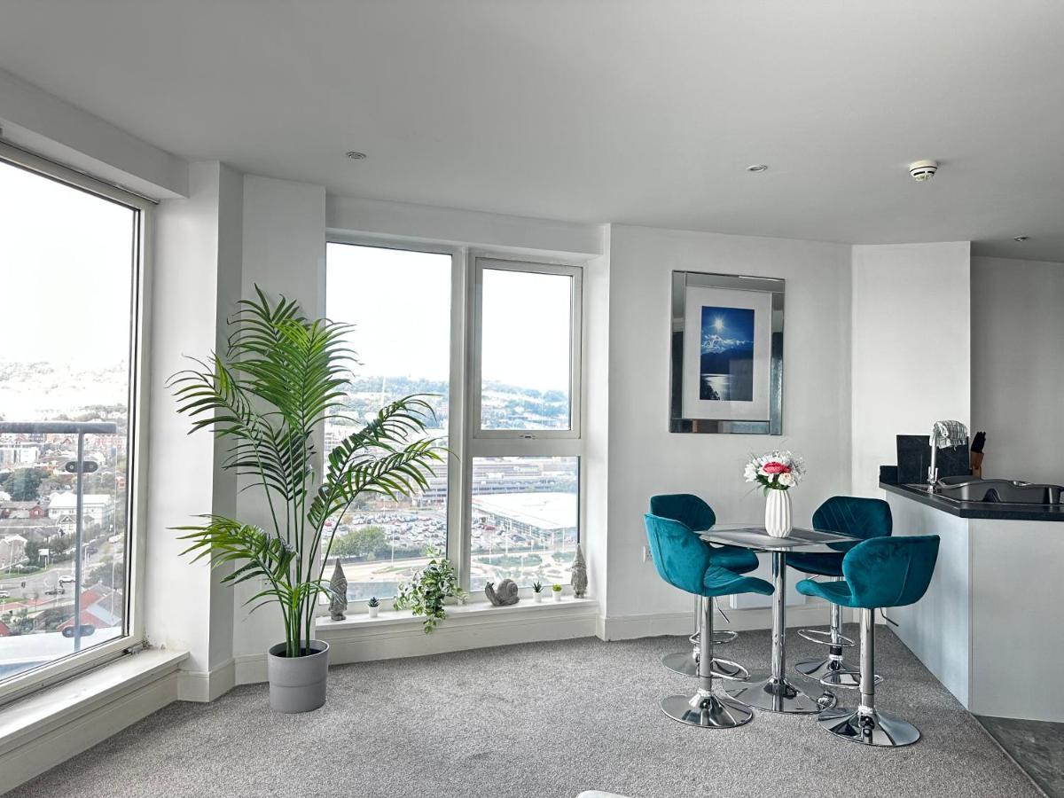Stunning Ocean & City View Apt Swansea Exteriör bild
